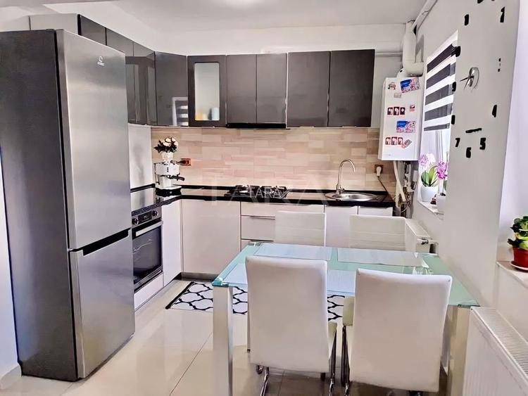 Apartament cu 2 camere de vanzare in zona centrala - 2