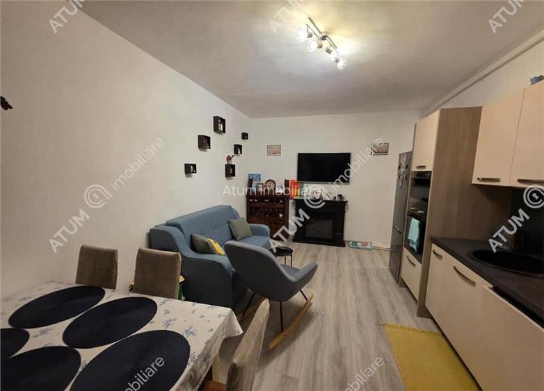 Apartament cu 3 camere decomandate loc privat de parcare zona Selimbar - 4
