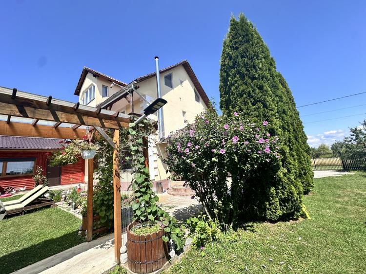 CASA VACANTA-zona pitoreasca minunata - 2