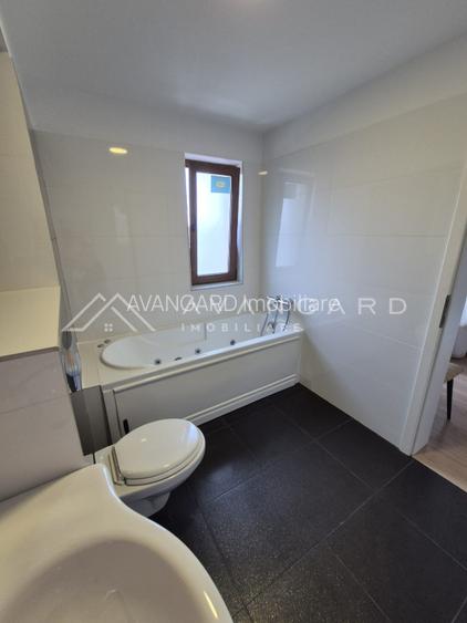 Apartament 4 camere , 3 bai, 2 balcoane, parcare - 17