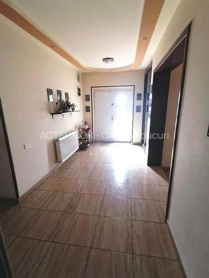 Vila individuala -  7 camere- Domnesti - Tudor Vladimirescu- 400 mp teren - 2000 - 6