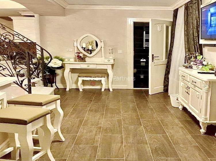 Casa cocheta pozitionata central - 6