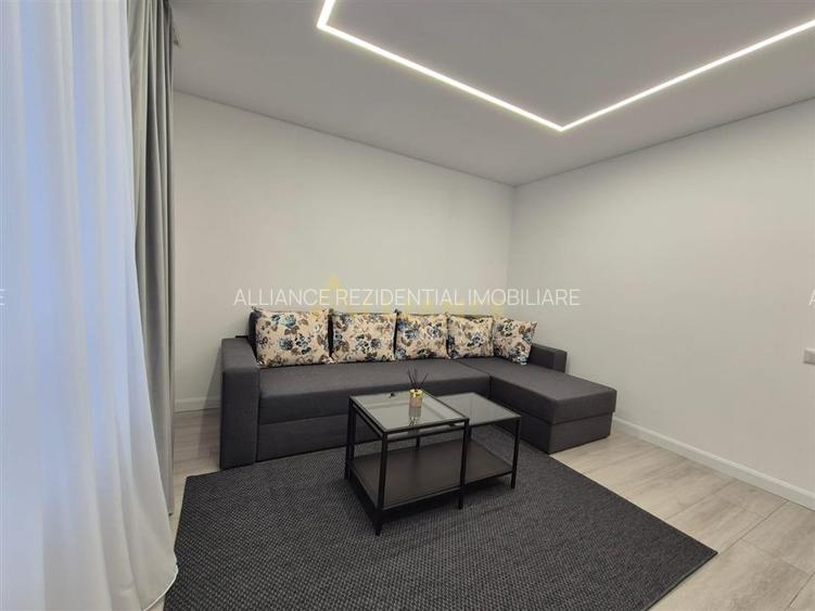 Aparatorii Patriei - Penthouse- 3 Camere -Mobilat - 12