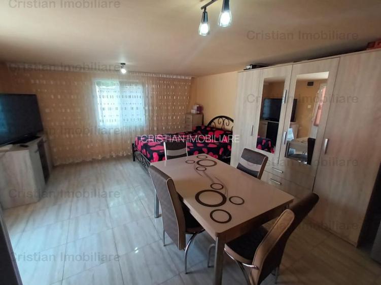 CASA NOUA 2 corpuri  Teren 300 mp, zona Chercea - 9