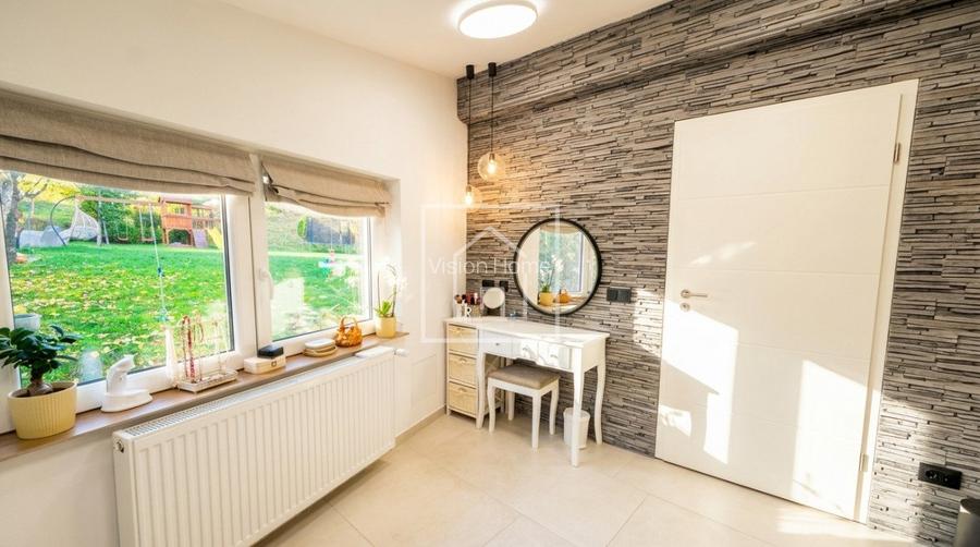 Vila exclusivista cu piscina interioara si 4362 mp curte in Sibiel - 12