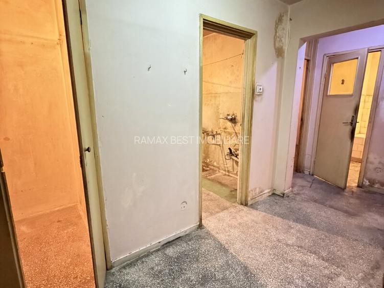 Titan-langa metrou-3 camere decomandat - 2