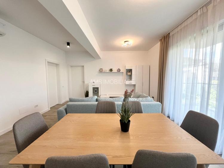 DEOSEBIT / SPATII GENEROASE / POSIBILITATE LOC PARCARE - 24