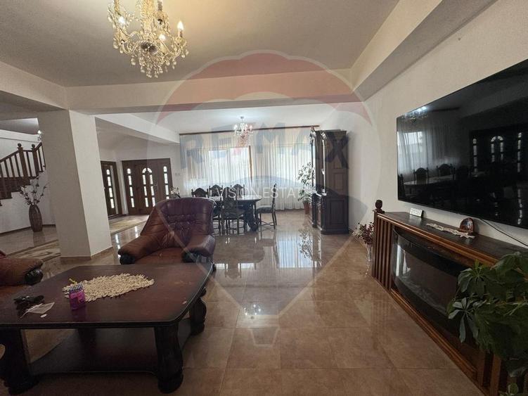 Casa / Vila cu 6 camere de vanzare - 9