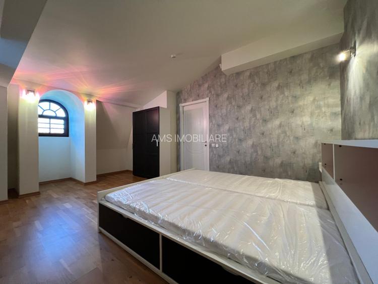 VILA DEOSEBITA / SPATII GENEROASE / CURTE PROPRIE - 52