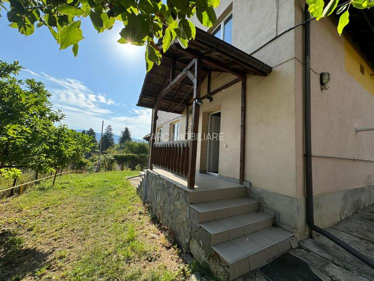 Casa in Săcele poziționată într-o zona linistita, comision 0 - 18