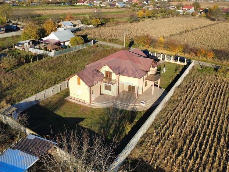 Casă / Vilă de vânzare cu 5 camere – Cartierul Nou, Sascut - 28