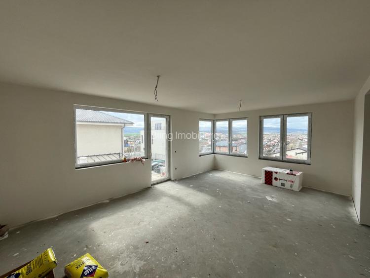 Casa individuala, 5 camere , 137mp uitli cu 415mp de teren. Dezmir - 10