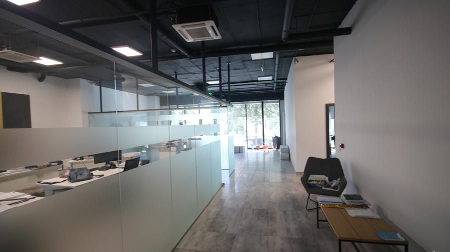 Spatiu cu destinatie Birouri,178,3 mp,2 grupuri sanitare,bucatarie - 3