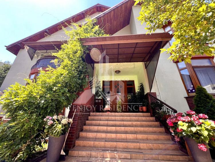 Vila impresionanta 605 mp, curte 2191 mp, dublu acces auto, garaj - 8