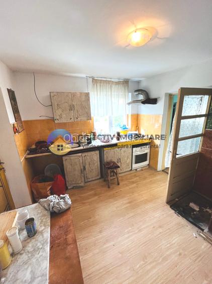 CASA cu mansarda  comuna DOBRENI - 8