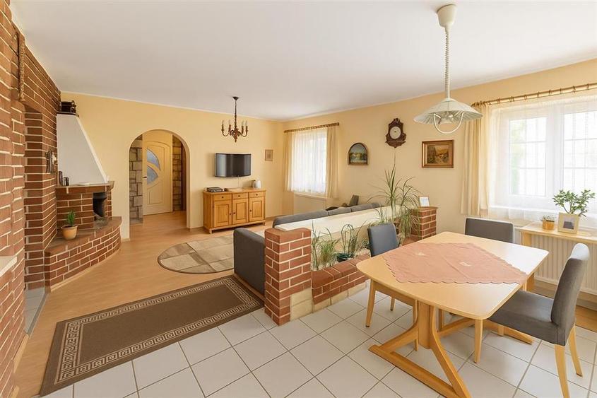 RECO Casa S+P+M cu spatiu comercial si garaj in Marghita - ideala pentru locuit