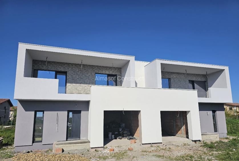 Duplex 4 camere cu garaj integrat  - 2