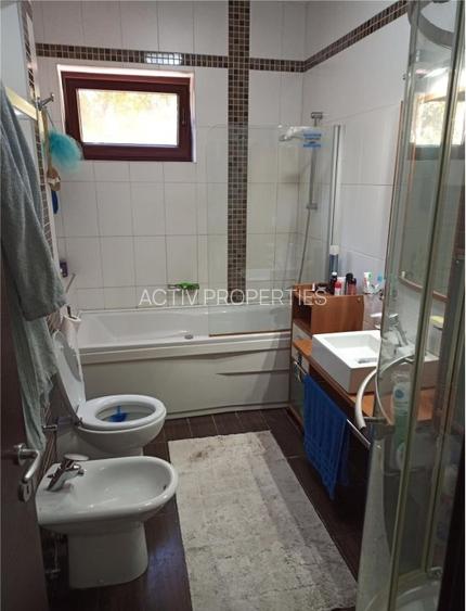 Constructie 2006, 1000mp teren, P+1+M, 480 mp utili,7 camere,5 bai,4 loc parcare - 10