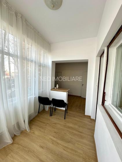 Spatiu de birouri- 4 camere - Punctele Cardinale/ Piata Unirii - 12