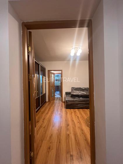 apartament modern, curat, centrala gaz, loc parcare , Tomis 2-Spital , 450 euro - 7