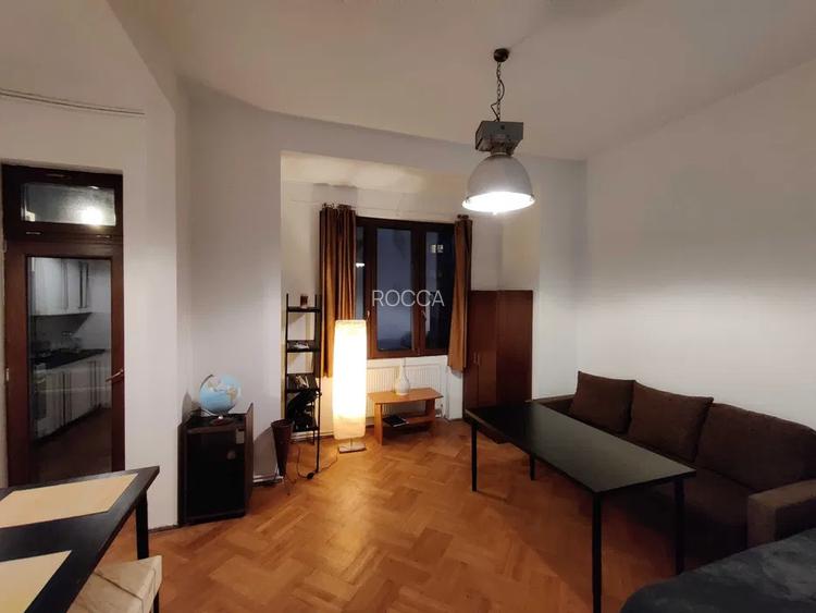 Garsonieră 40 mp – Cișmigiu, etaj 3/6, centrală proprie, 8 min Universitate - 3