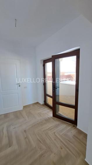 CASA 4 CAMERE CU SUPRAFATA GENEROASA IN  STIL NEOROMANESC - 45