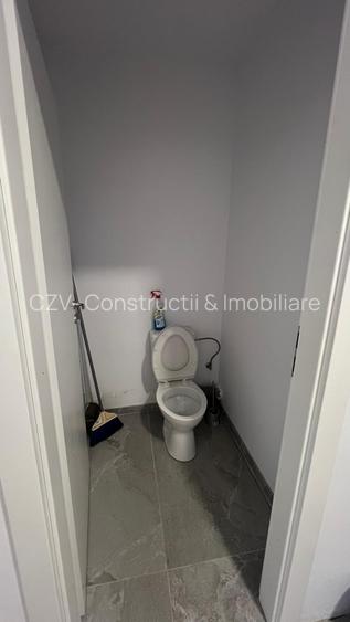 Spațiu comercial de vânzare – 247 mp utili, împărțiți în 2 unități independente - 18