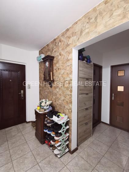 Apartament 3 camere , etaj 1, zona Calea Zarandului - 10