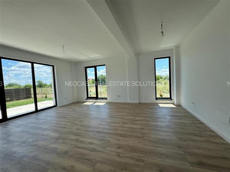 VILA IN CORBEANCA - OSTRATU // CURTE 364 MP // 5 CAMERE - 4