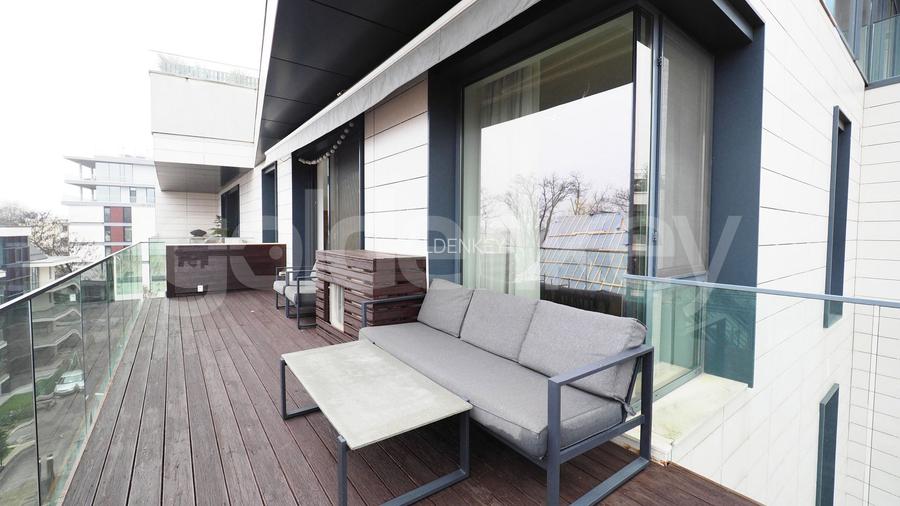 Apartament modern cu 5 camere | vedere spre lac | 2 garaje - 1