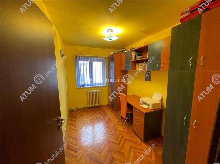 Apartament 3 camere decomandate si balcon zona Vasile Aaron Sibiu - 12