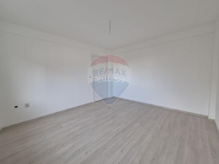 Apartament 3 camere decomandat parter - 9