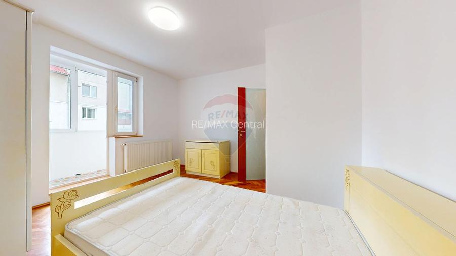 De închiriat: apartament 4 camere pe 2 nivele - 10