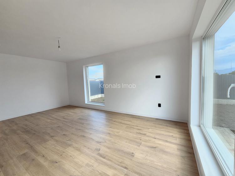 Casa individuala cu patru camere, Primaverii, Sanpetru - 9