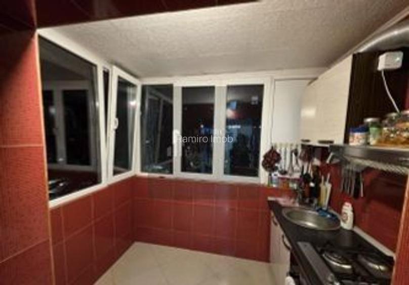 4 Camere 80 mp - 2 balcoane  bloc 1982 - 8