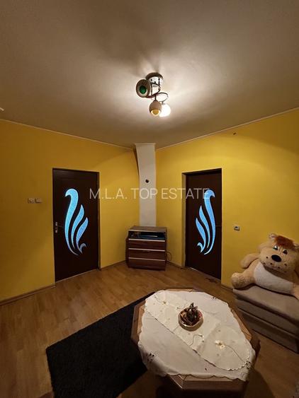 Casa 8 Camere Cu Teren 1500mp In Cermei - 10