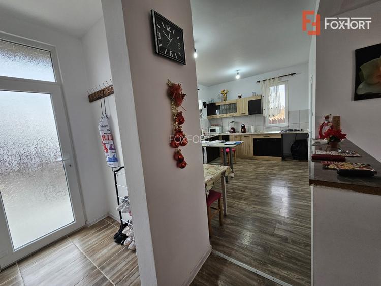 Casa individuala cu 7 camere, spatioasa in Sofronea - 10