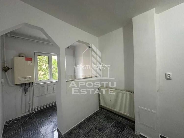 Apartament cu 2 camere, semidecomandat, etajul 2, centrala proprie - 4
