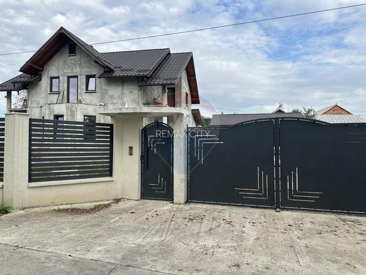 Casă / Vilă cu 5 camere de vânzare - 2