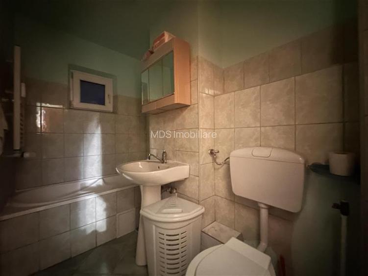 56mp, mobilat si utilat in bloc anvelopat lingă piata Doina - 7