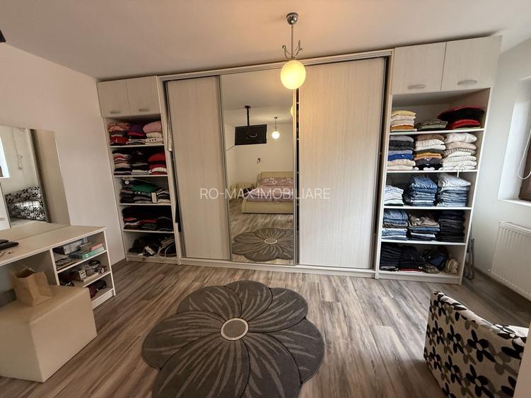 Casă înșiruită complet mobilată + curte+ 2 parcari în complex inchis! - 8