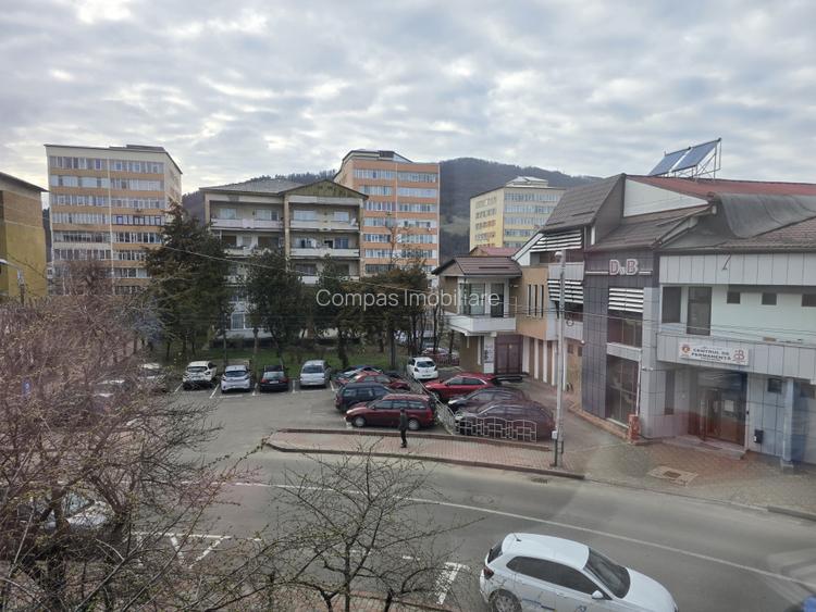 Apartament 4 camere, 3 băi, complet renovat, etaj 2, balcon, sub prețul pieței - 4