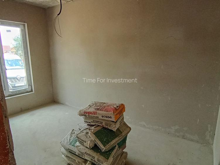 Sanandrei Duplex cu 4 Camere, Drum Asfaltat, Toate Utilitatiile - 3