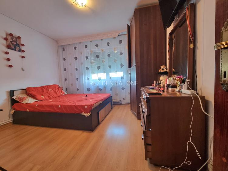 Mioriței, colț cu Banca Națională- Apartament 3 camere decomandate - 4