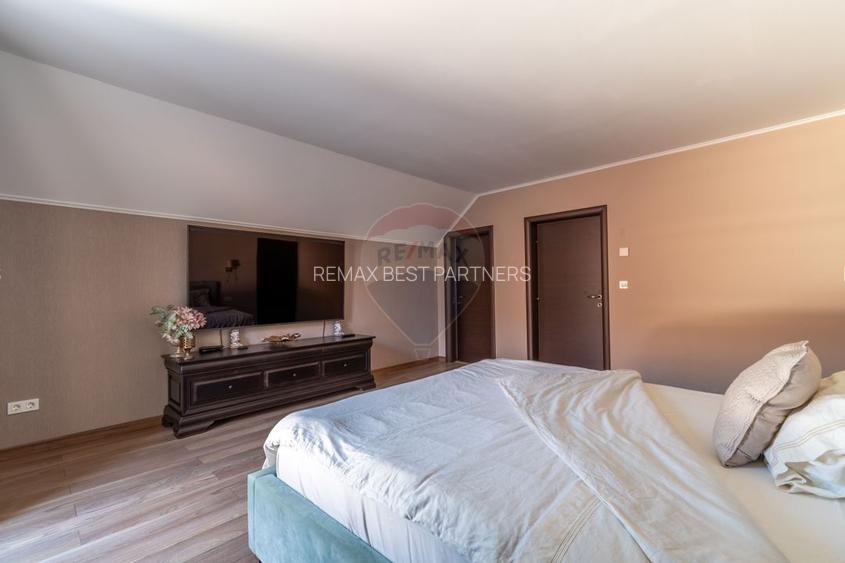 Proprietate exclusivista de vanzare: 2 case | 9 camere | 2000 mp teren - 47