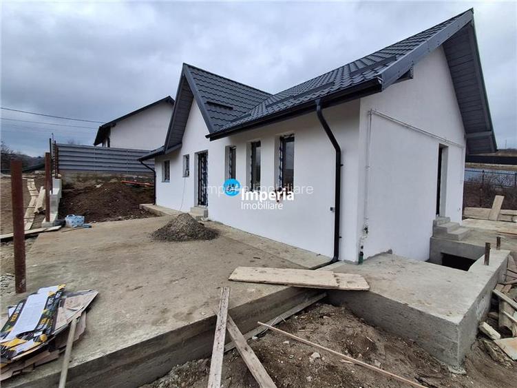 Casa plan parter de vanzare in zona Bucium Visan - 2