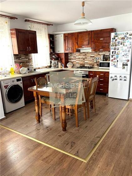 Casa mobilata 4 camere 2 bai si curte in Arhitectilor - 10