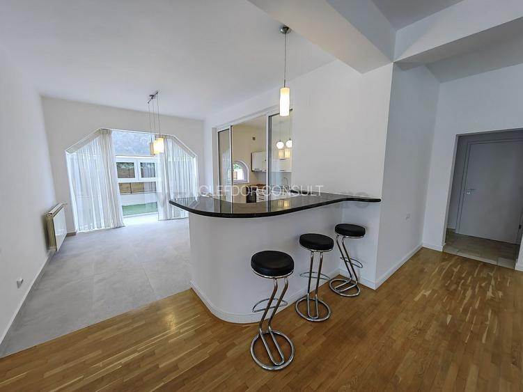 Vilă cu piscina langa British School - 6