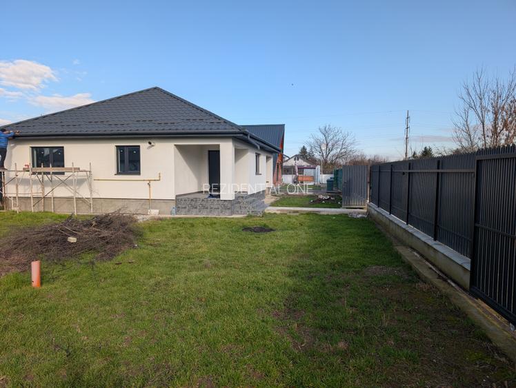 Casa cu garaj Lilieci- teren 540m, canalizare, apa, gaz. - 18