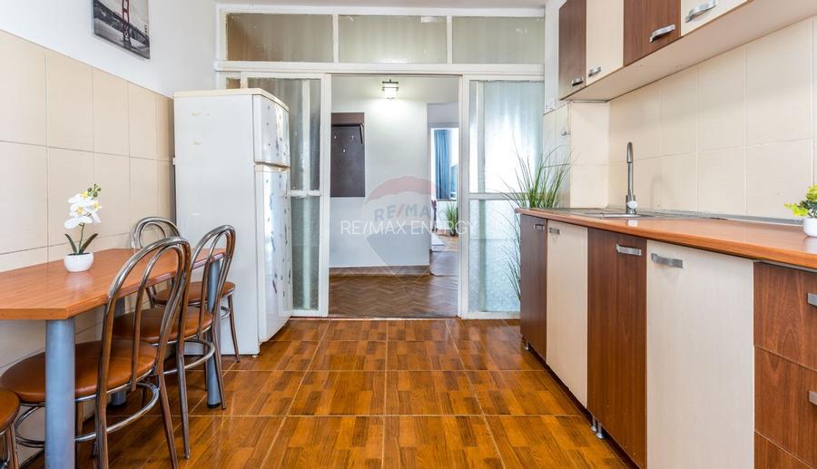 3 camere, etaj 2, 2 balcoane, decomandat, str. Slatina, COMISION 0% - 9